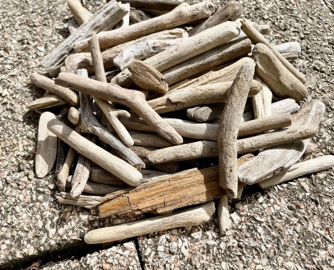 SM Genuine Driftwood Branches 1/2''- 6'' Bulk Lot 12 Pieces 4 DIY Wall Decor Art