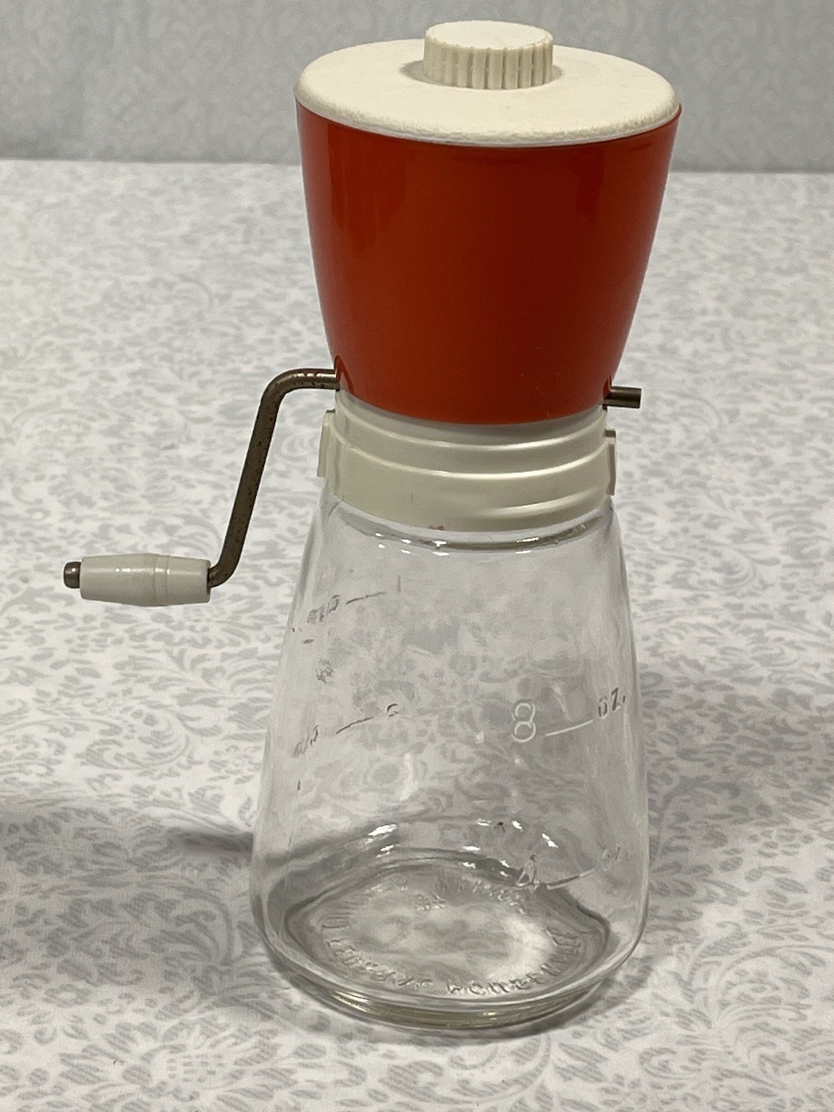 FEDERAL HOUSEWARES Nut Chopper Grinder w/Stainless Blades & Glass Measuring Jar