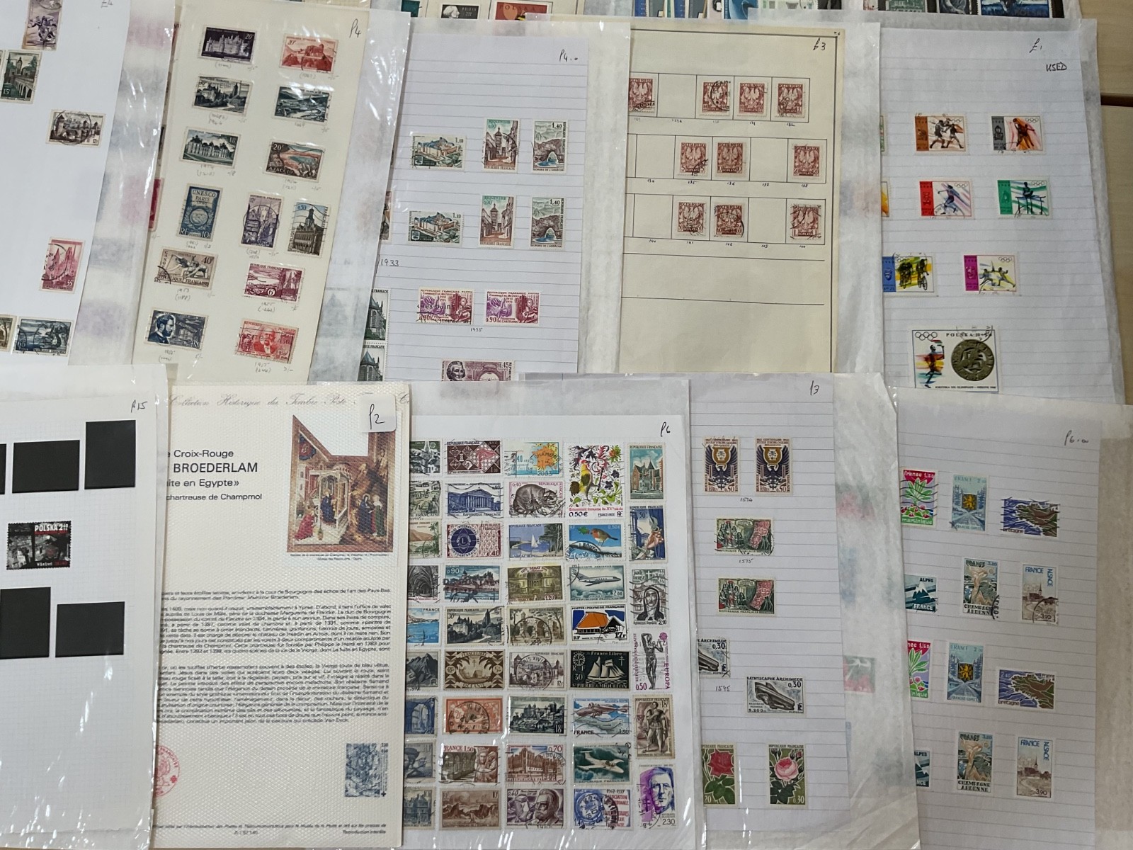 Poland stamps. Ex dealer leaves. Mint/Used. Vintage to modern 1.8kg G118