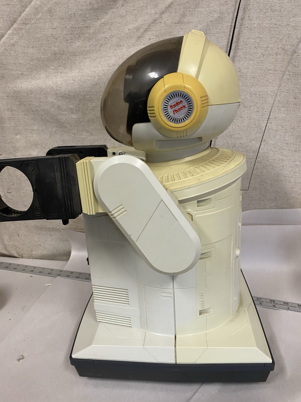 Robie Sr. RX Radio Shack Robot Collectable, UNTESTED No Remote