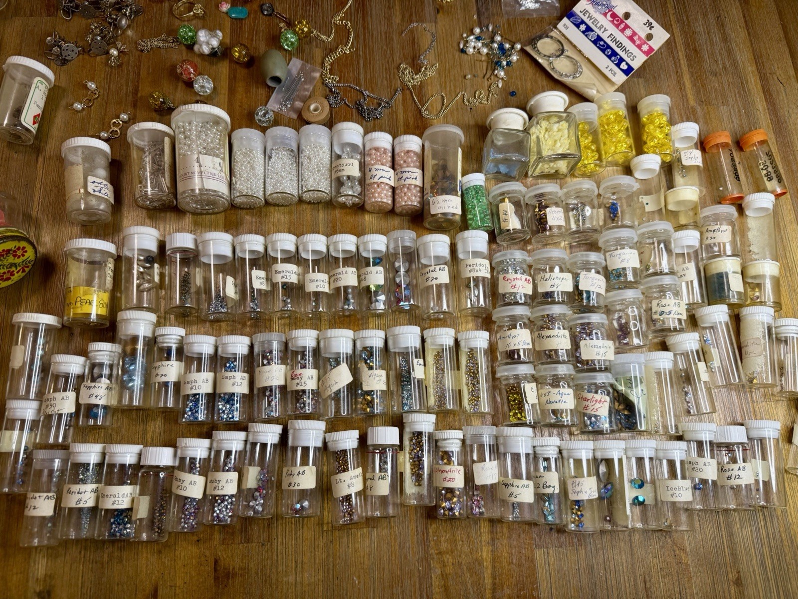 VNTG AB Swarovski Crystals (?) 1,000+ piece lot replacement jewelry set READ