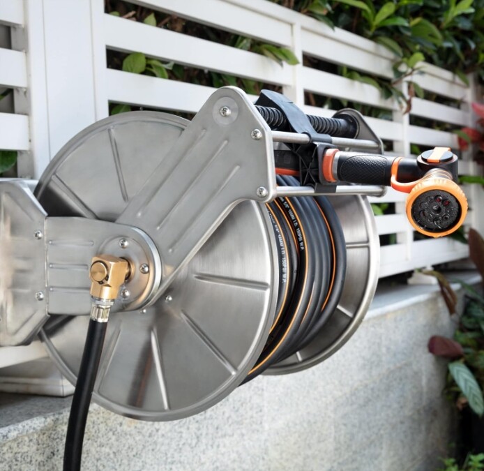 Giraffe Tools Heavy Duty Wall Mount Garden Hose Reel with Crank