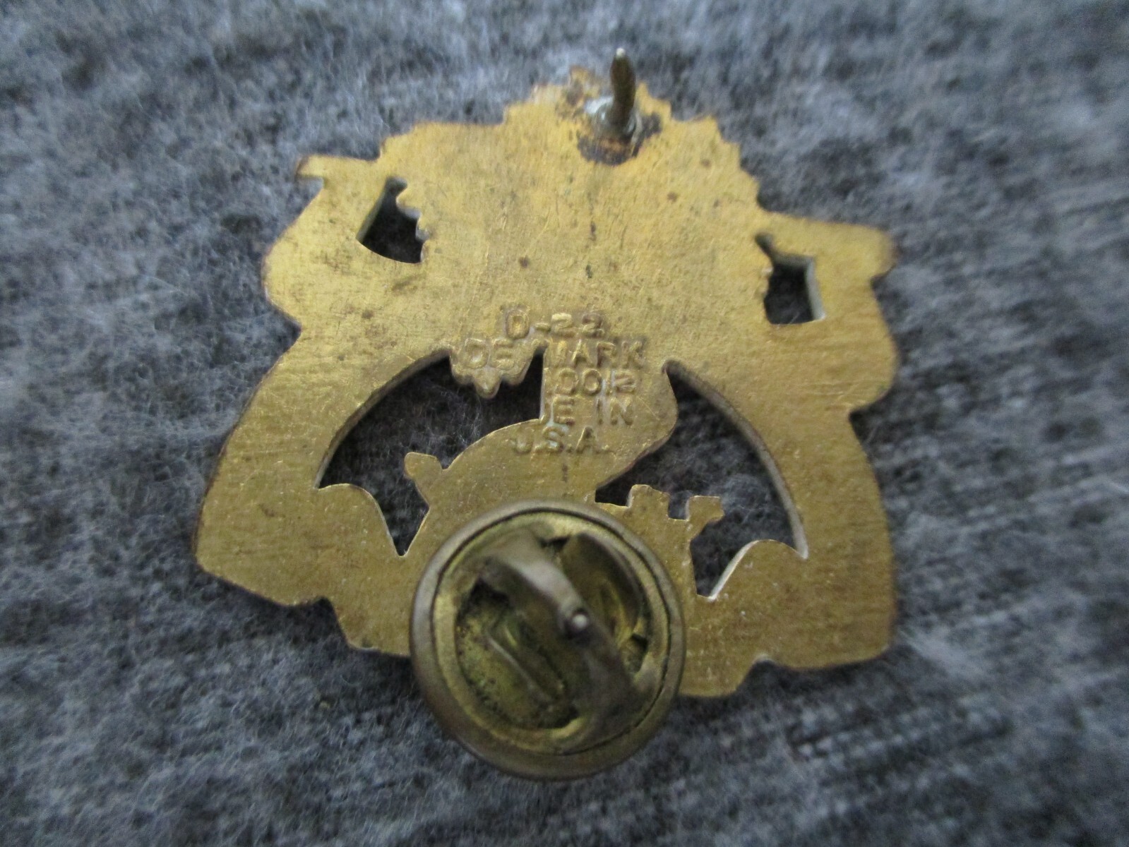 WWII/KOREA/VIETNAM PINS BADGES PATCHES BUCKLES++ - OVER 180+