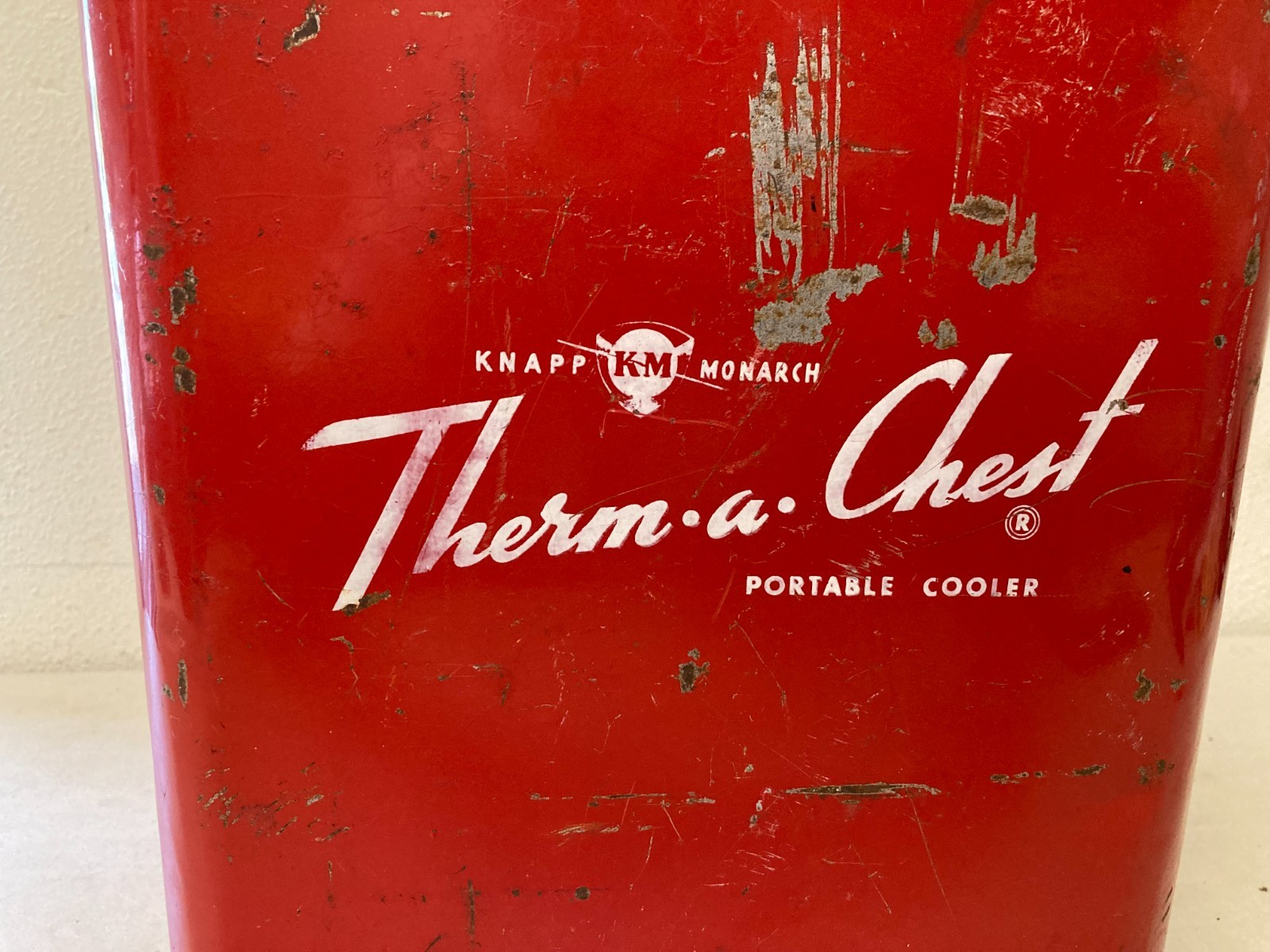 FANTASTIC RED 1950s KNAPP MONARCH Therm-a-Chest PORTABLE COOLER