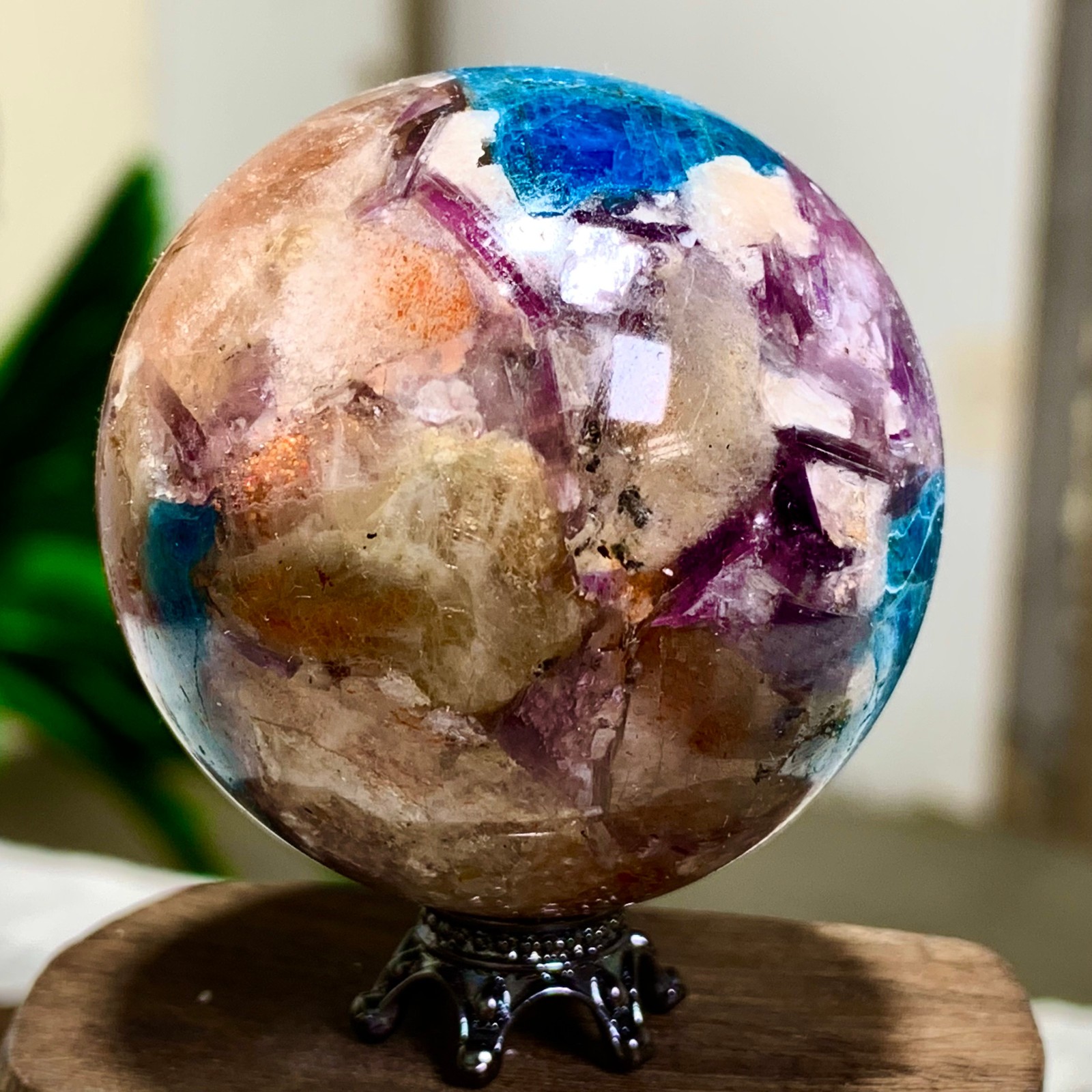 114G Natural Blue Aptite +Sun Stone purple lepidolite Sphere mineral sample