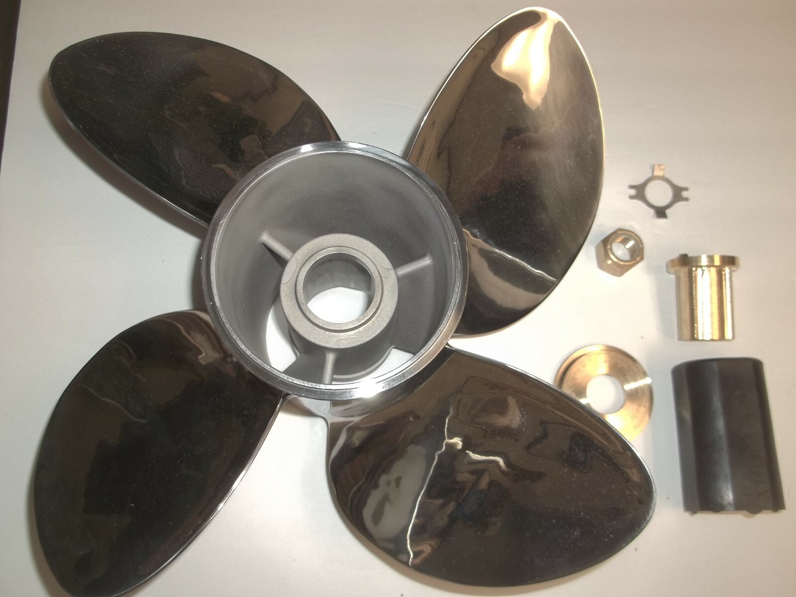 MERCRUISER ALPHA BRAVO 1 STAINLESS STEEL 4 BLADE PROPELLER PROP 14.25 X 17P 14.5