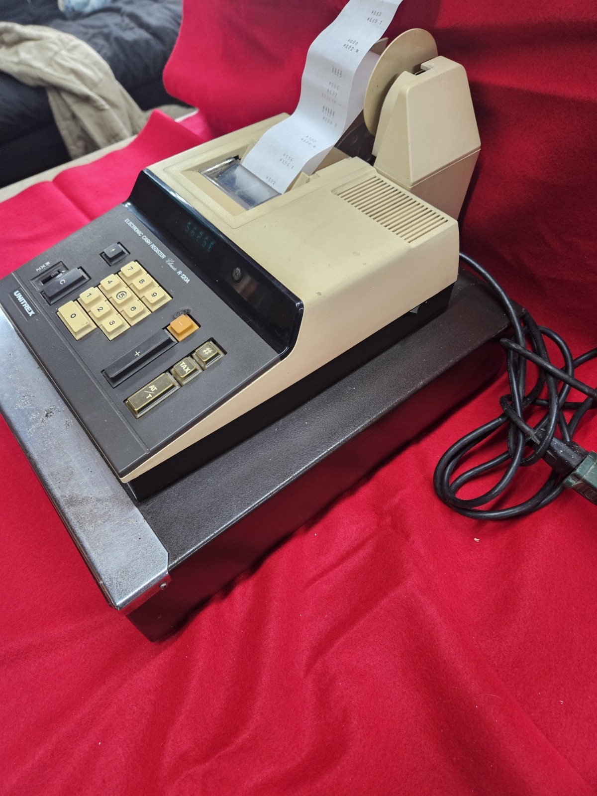 VINTAGE Unitrex R-120A Classic Electronic Cash Register. Tested, No Issues.
