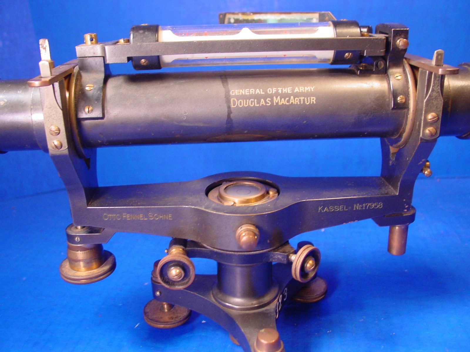Douglas MacArthur Presentation Precise Level - Otto Fennel Sohne