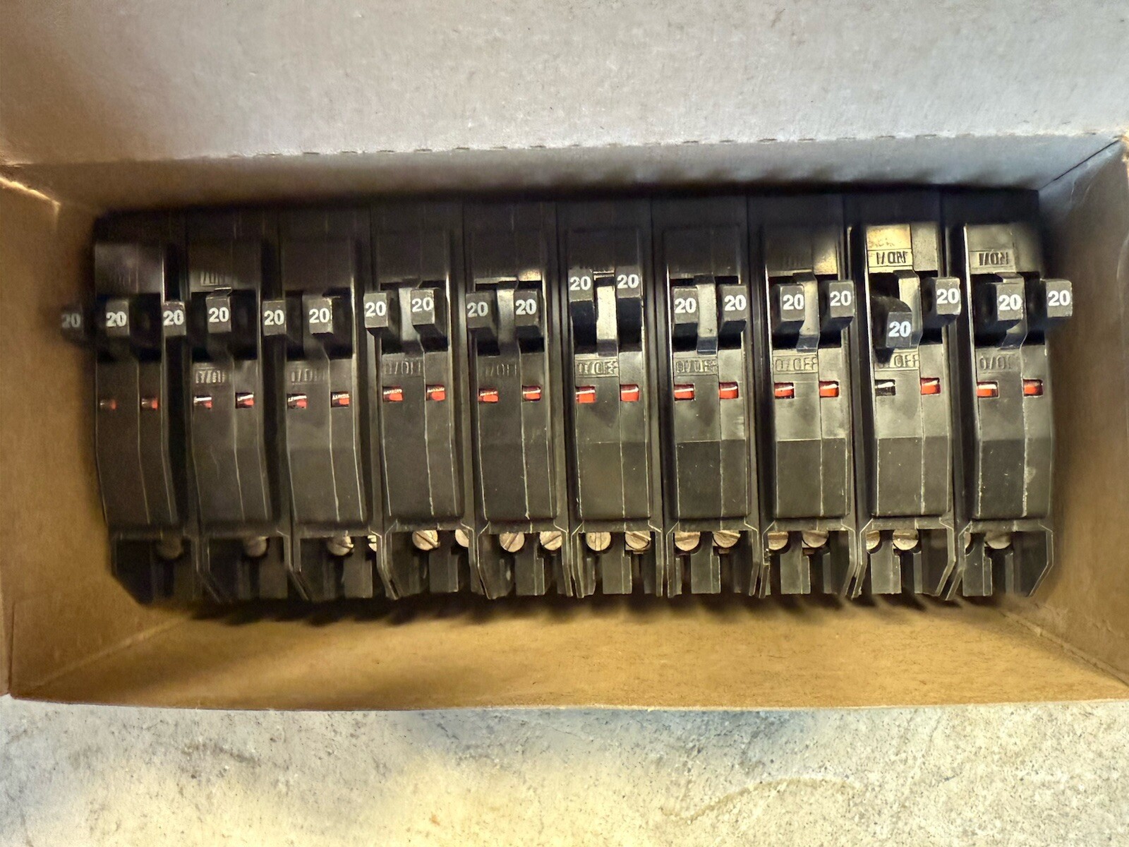 10 PCS Square D QO2020 Breakers