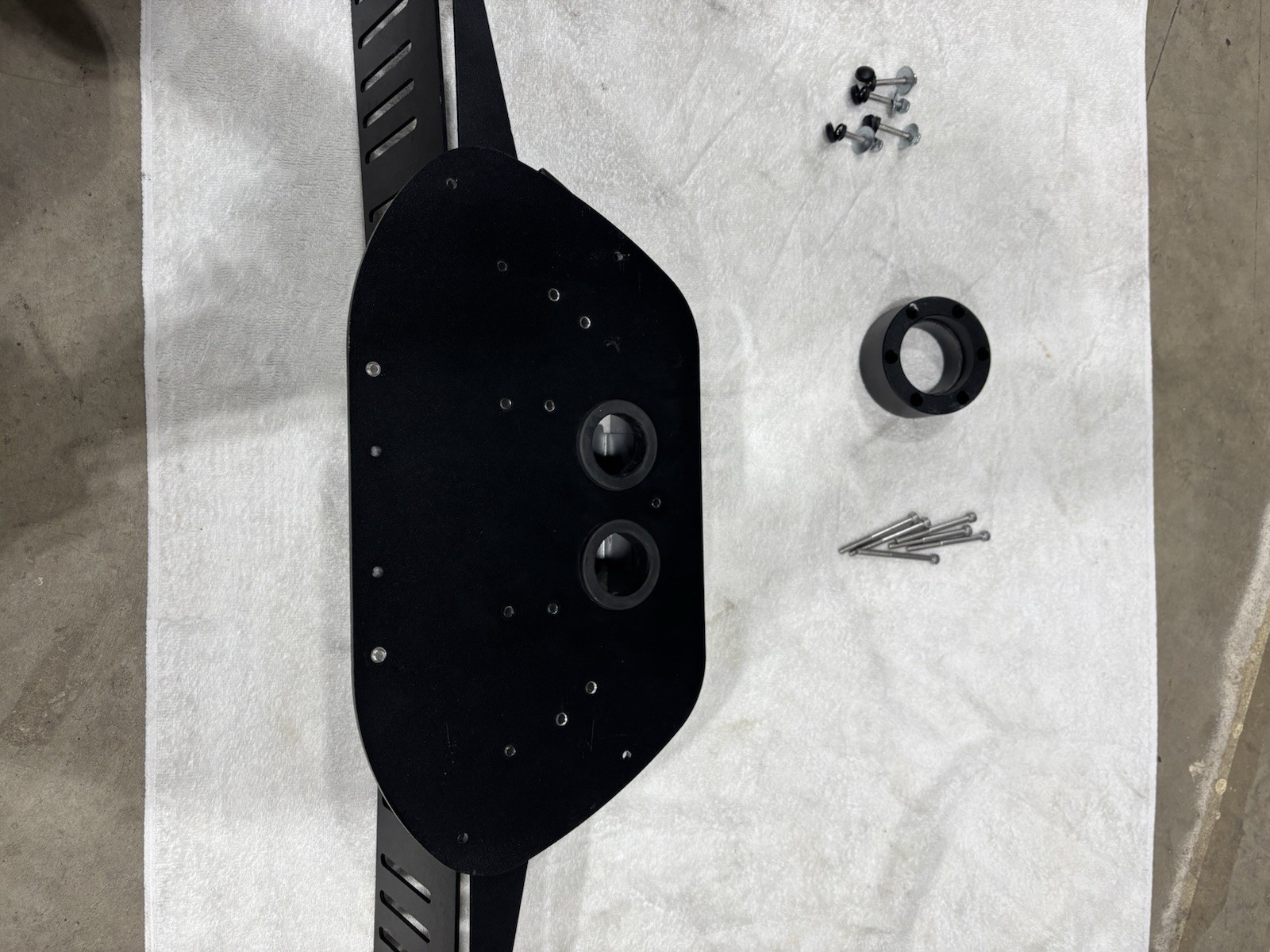 Bass Boat Technologies Mega Dual Graph Mount Ranger Boat