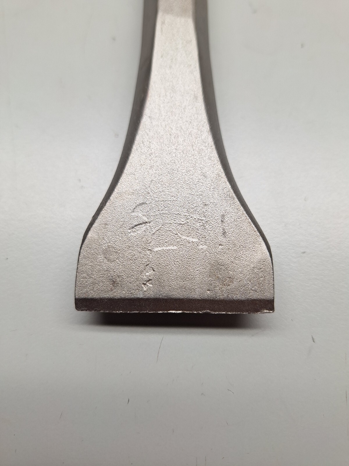 Milwaukee 48-62-2050 2" x 12" Demo Scaling Chisel - ROUND/HEX SPLINE Shank