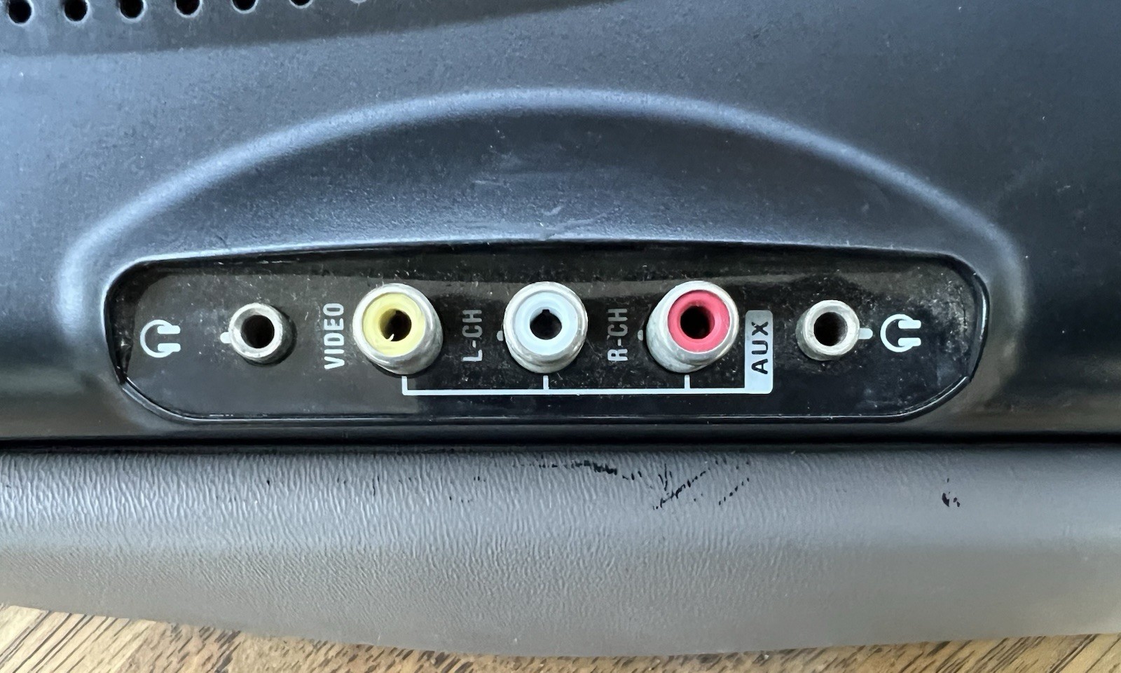 Audiovox VOD1048 10” Overhead Monitor And Dvd Player Universal