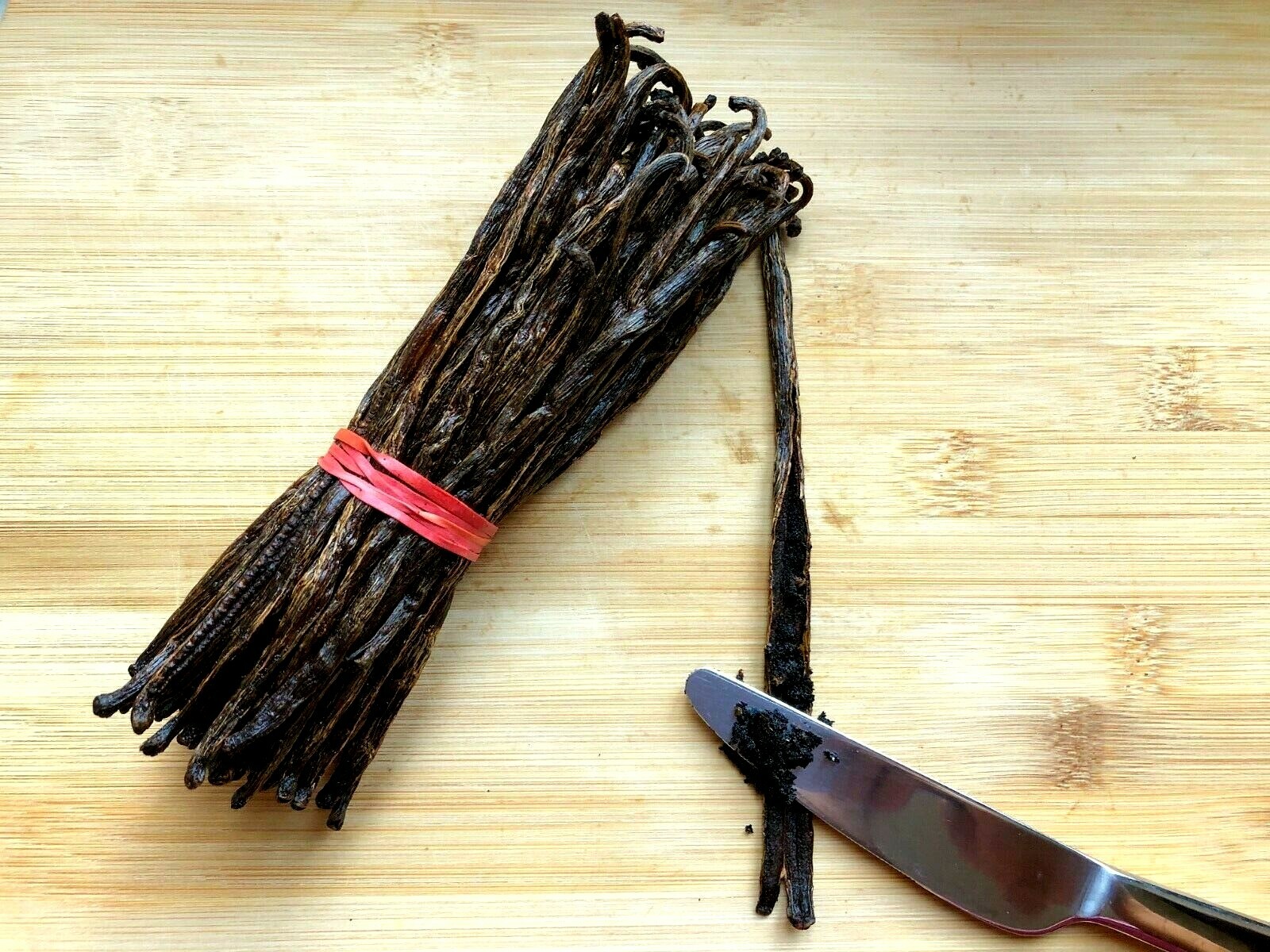 Madagascar Bourbon Vanilla Beans Grade B - Great for Extraction & Baking