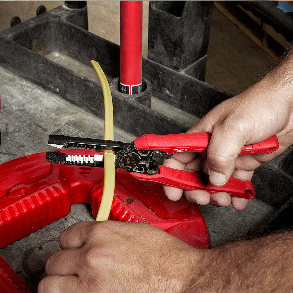 Milwaukee 48-22-3078 7 in 1 High-Leverage Electrician Combination Pliers
