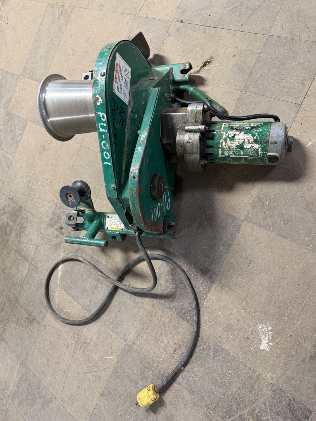 Greenlee 640 Cable Puller Green