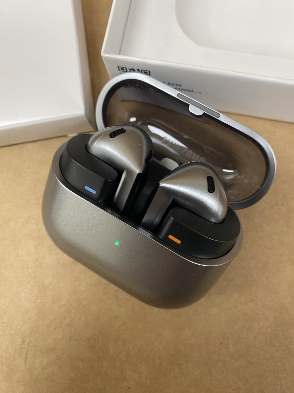 Samsung Galaxy Buds3 SM-R530 True Wireless Bluetooth Earbuds Silver