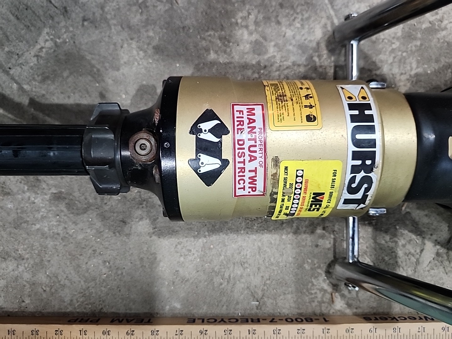 Hurst Hydraulic Jaws of Life Combi Tool Spreader / Cutter w/ Quick Connect Used