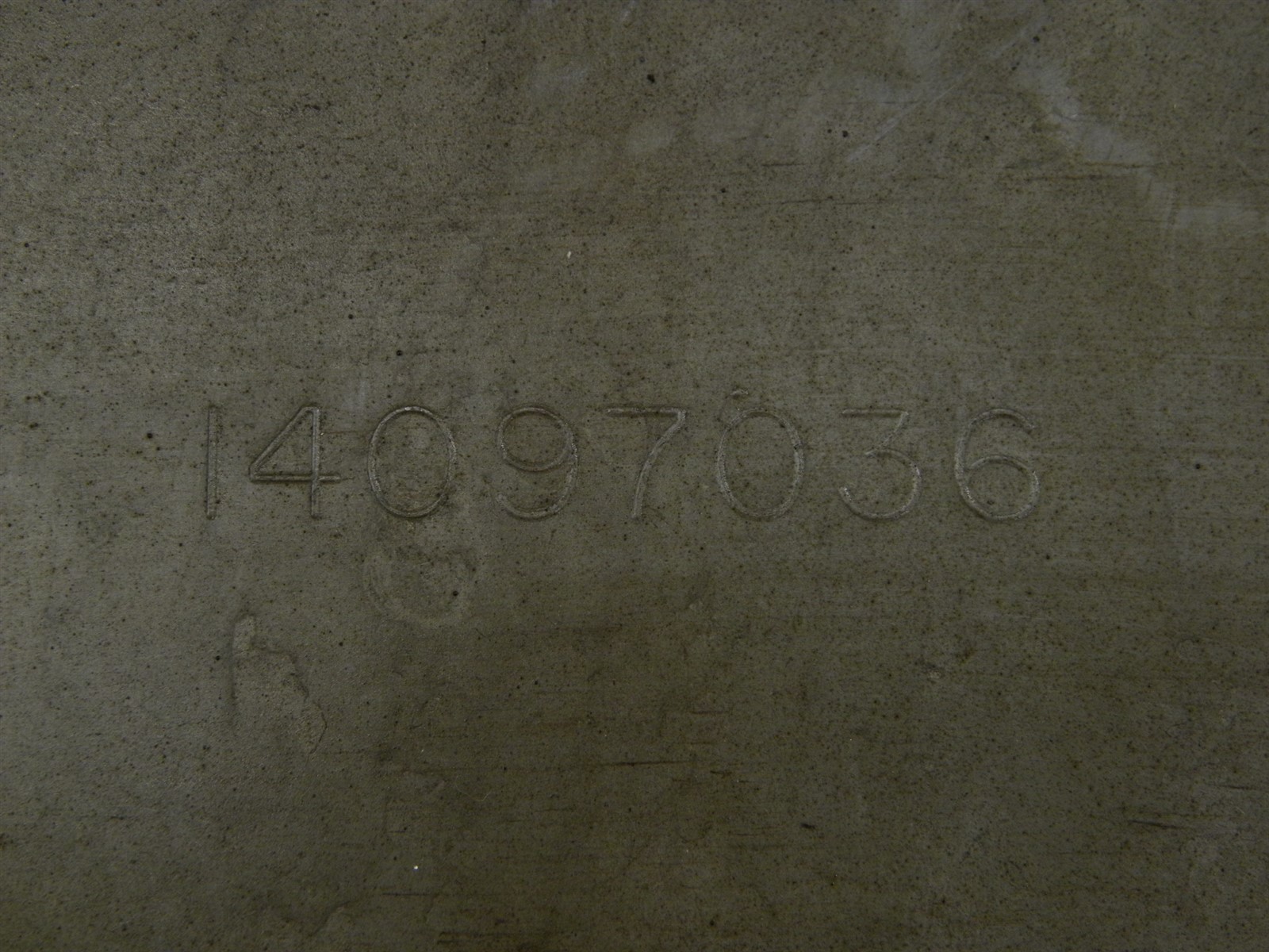 Genuine OEM Cylinder Head Valve Cover for 92-96 Volvo Penta 454 7.4L OMC Cobra