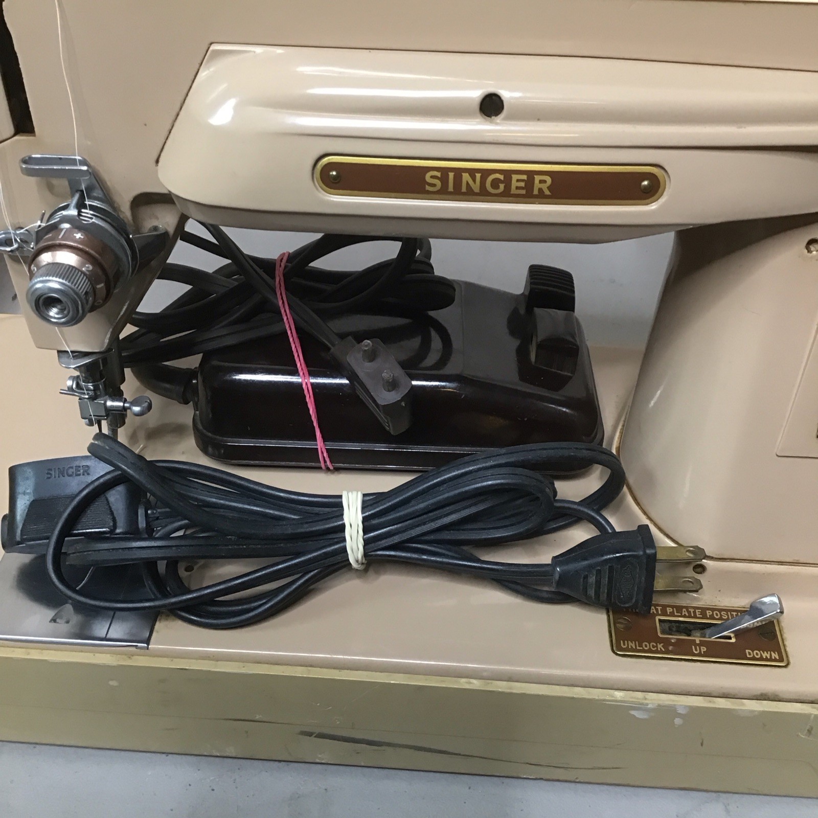 Vintage Singer 404A Sewing Machine With Case