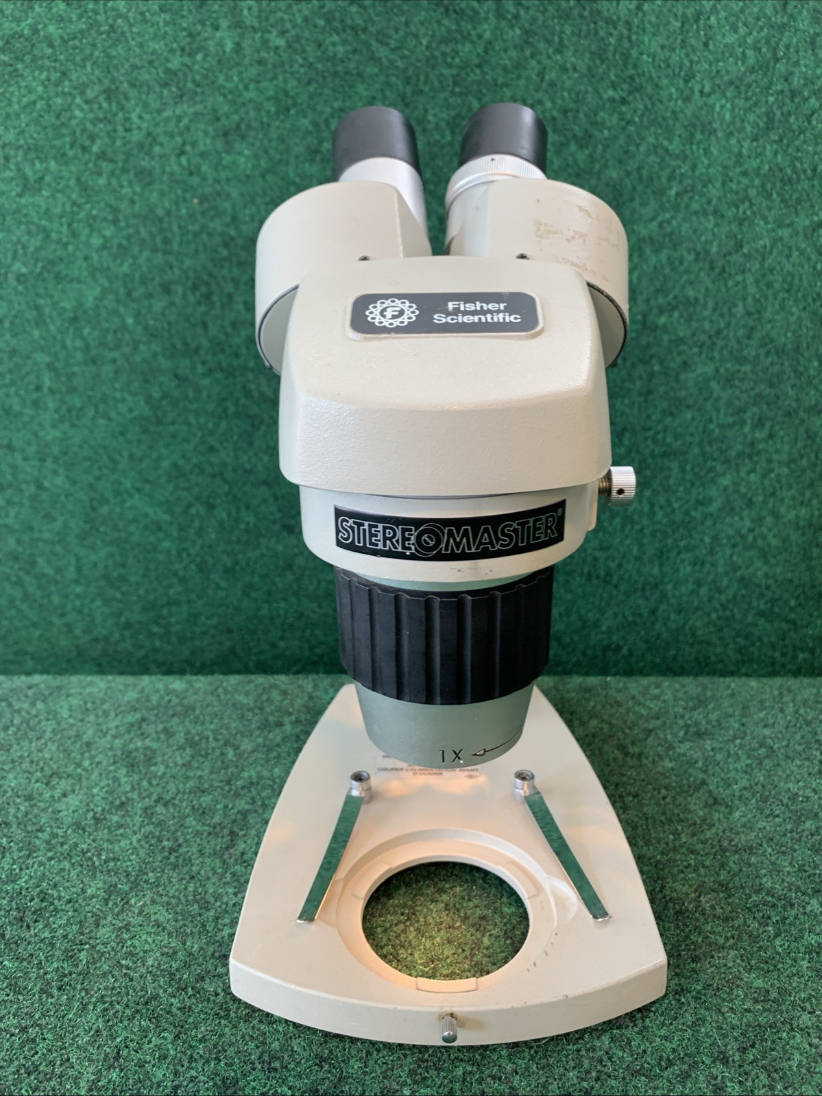 Fisher Scientific Stereomaster II Microscope SPT-IH W/ SW10X Eyepieces Lighted