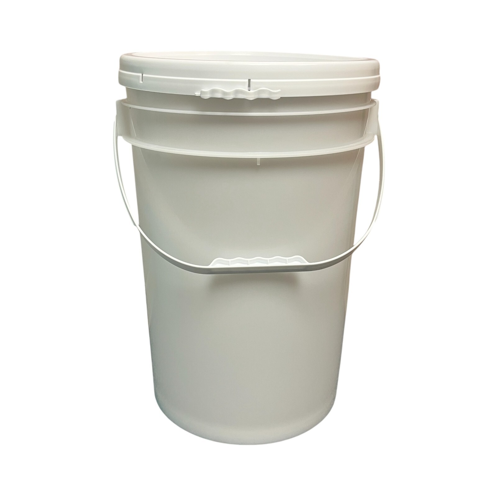 6 Gallon bucket with lid
