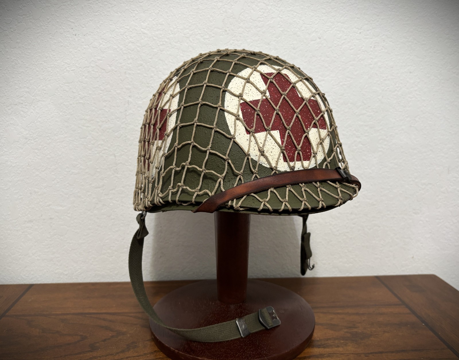 WWII US ARMY 4 PANEL M1 COMBAT MEDIC HELMET / D-DAY / COMPLETE