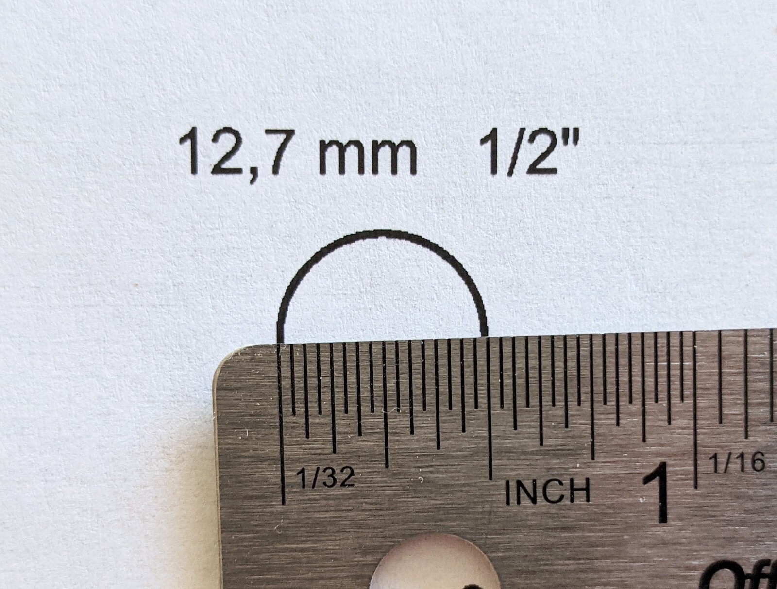 Plastic Stopper Replacement Plug for Salt and Pepper Shakers, bottles etc