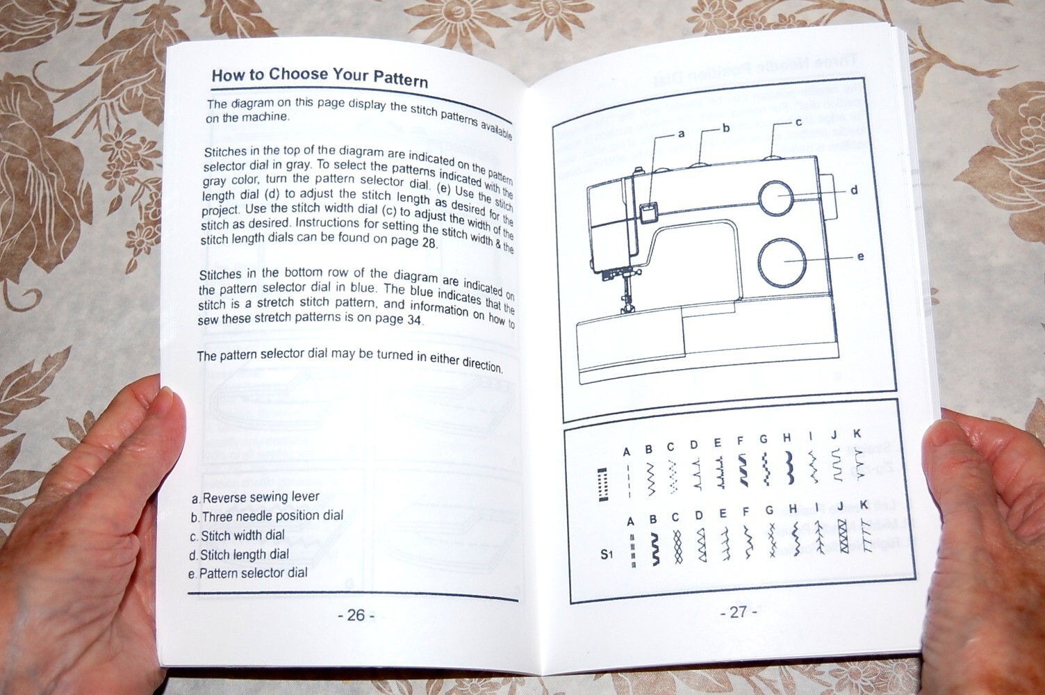 Rare LARGE-PRINT English-Edition Instructions Manual, Singer Sewing Machine 44s
