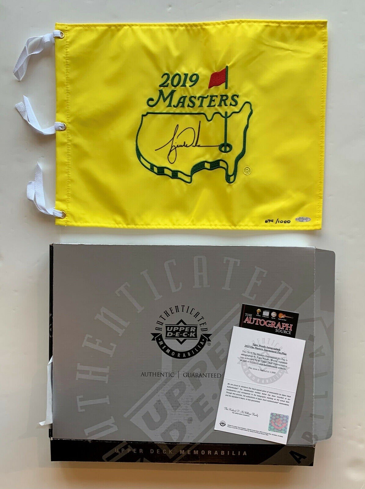 2019 Masters Souvenir Flag w/Tiger Woods PGA AUGUSTA NATIONAL 2025 Masters