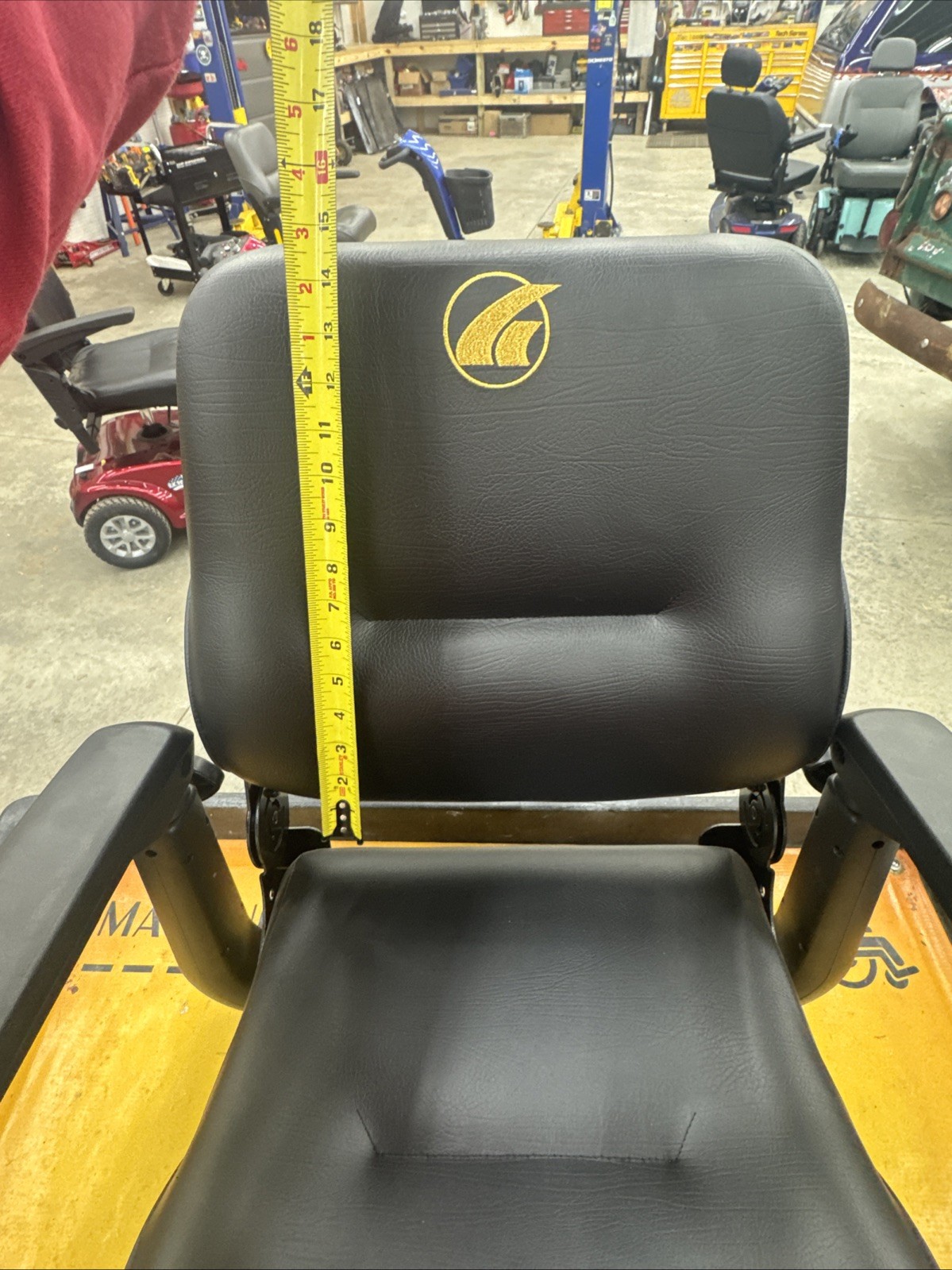 🥇Golden Companion Seat 18" X 16" ~NICE~ Armrest & Seat Mount!! *L@@K WoW*