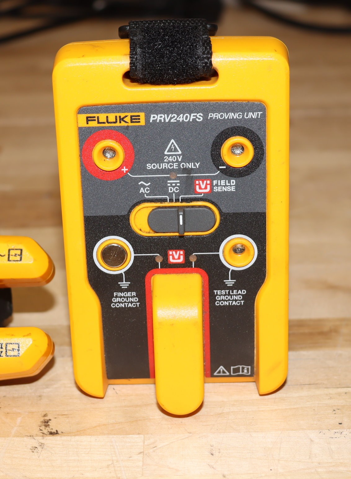 Fluke T6-1000 Electrical Test Meter with FieldSense w/PRV240FS Proving Unit GOOD