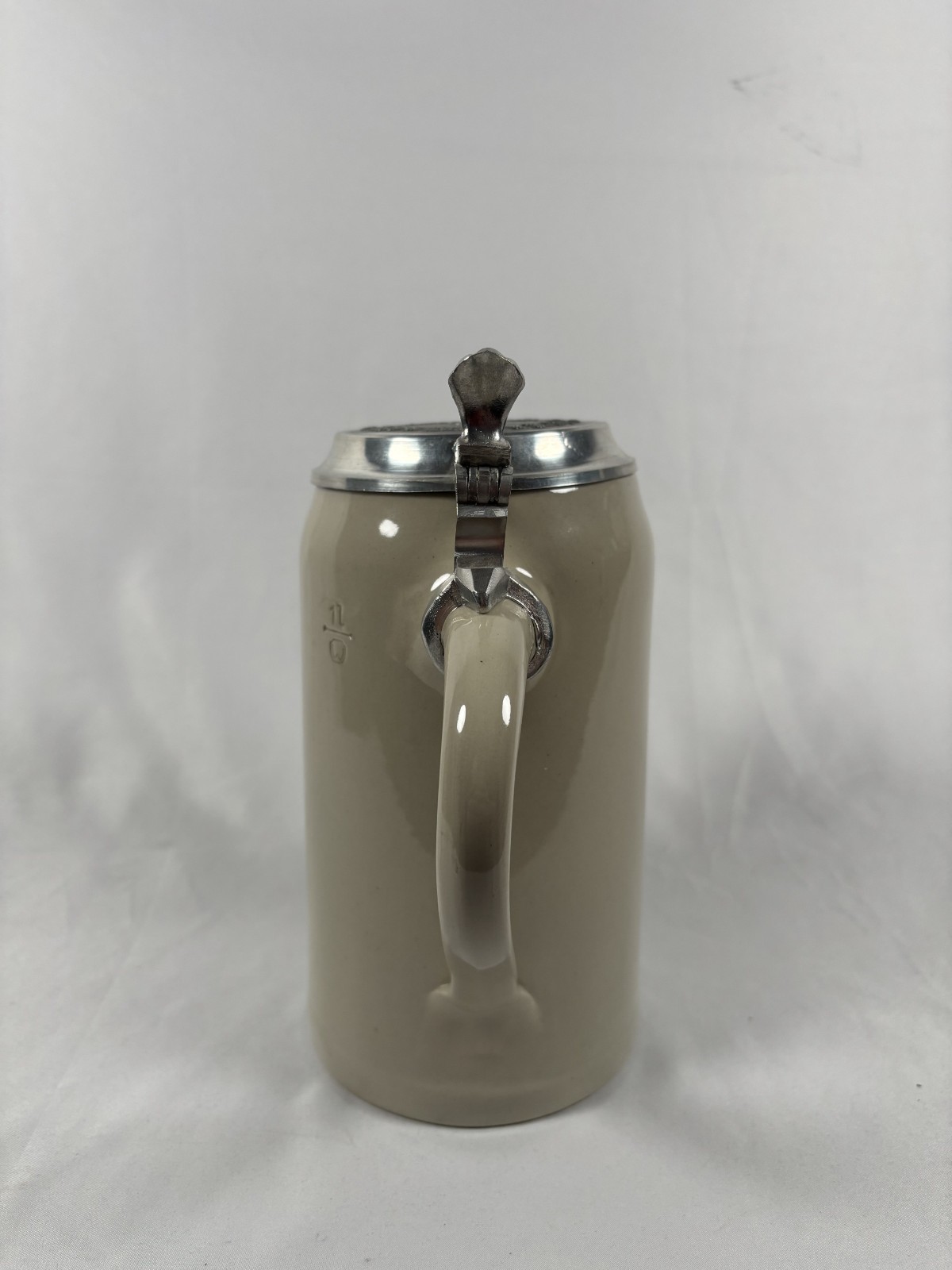 Vintage Lowenbrau Munchen Oktoberfest Stoneware Beer Stein