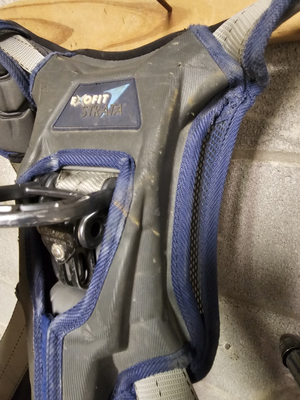 3M DBI-SALA EXOFIT STRATA XL FULL BODY HARNESS FALL PROTECTION XL BELT 1112538