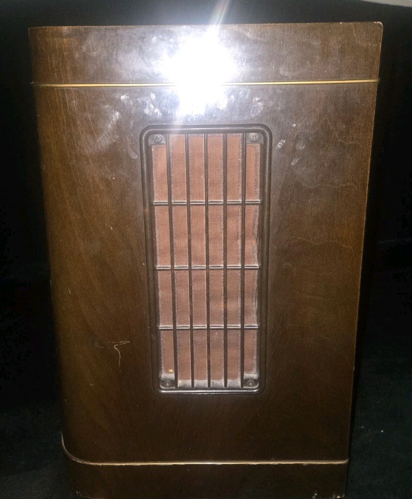 Antique Grundig-Majestic Model 2035 Radio - WORKS!