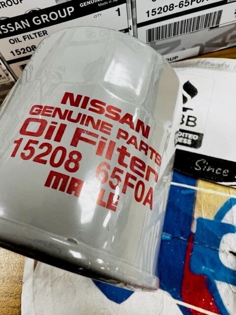 (2) Genuine Nissan Infiniti Oil Filter 15208-65F0A w/gaskets SAME AS DEALER