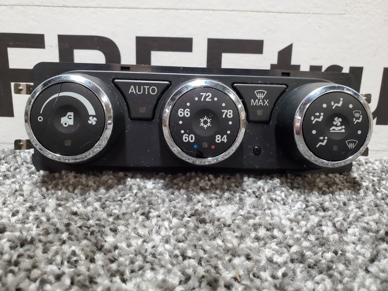 Paccar A/C Temperature Controls Q21-6032-2381 off a 2020 Pete - FREE SHIPPING