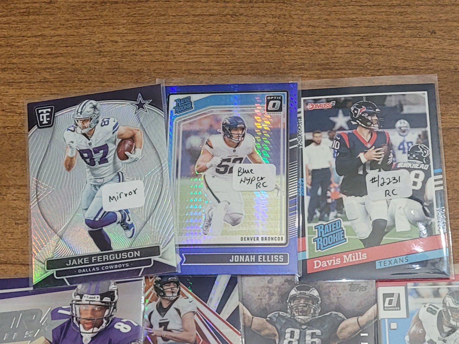 FOOTBALL LOT OF 20 CARDS w/ AUTO, JERSEY, PATCH, SERIAL #d, RC PRIZMS, SP -- #1