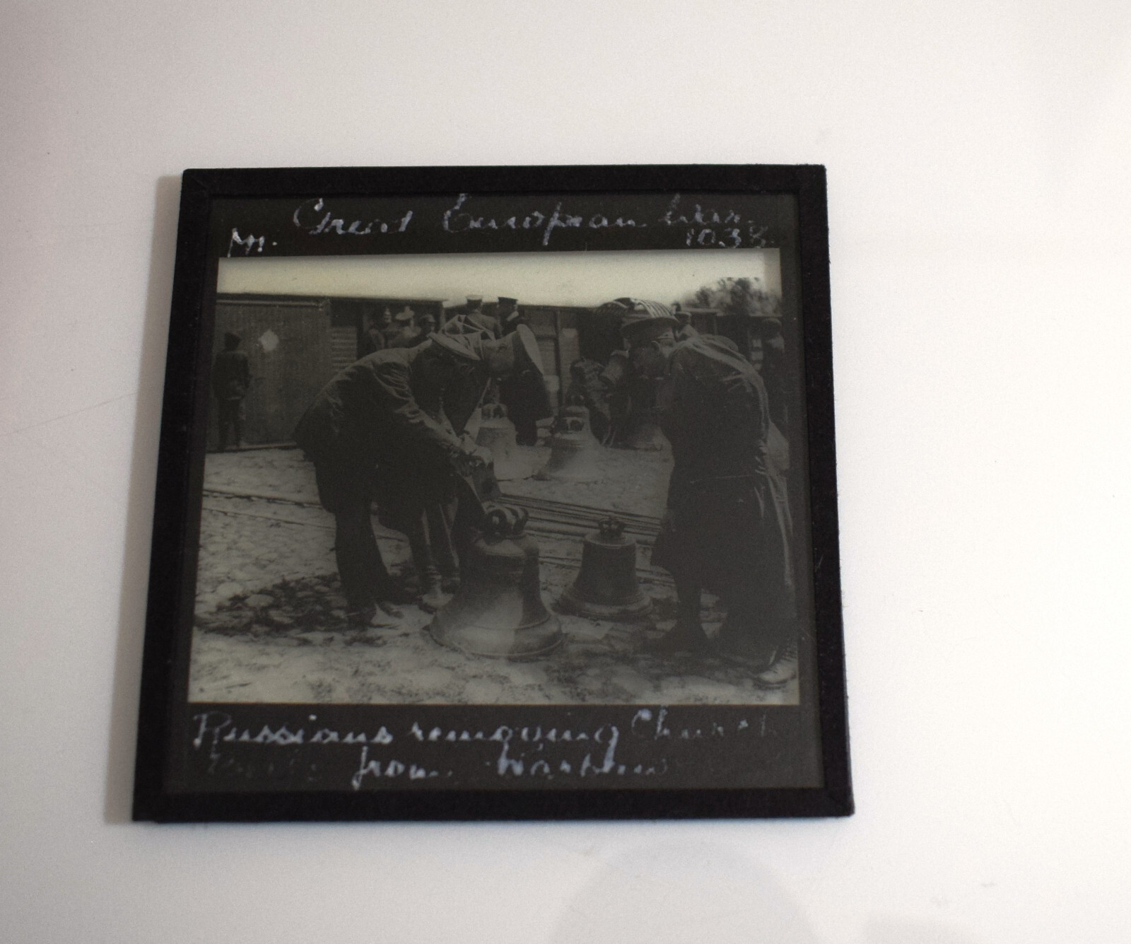 Photo WW1 RUSSIAN TROOPS REMOVING CHURCH BELLS Magic Lantern Slide ANTIQUE