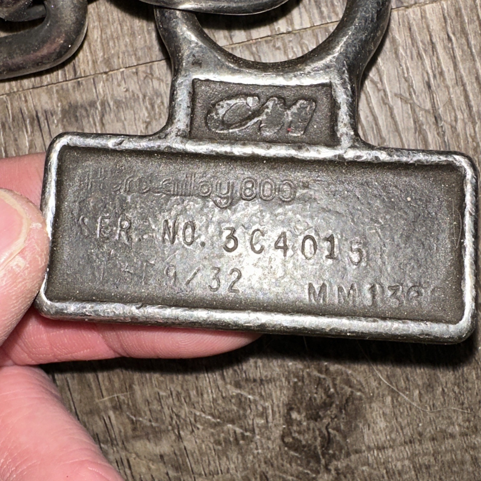 Great Heavy Large Columbus McKinnon Metal Lifting Sling Ice Tongs Pallet Puller