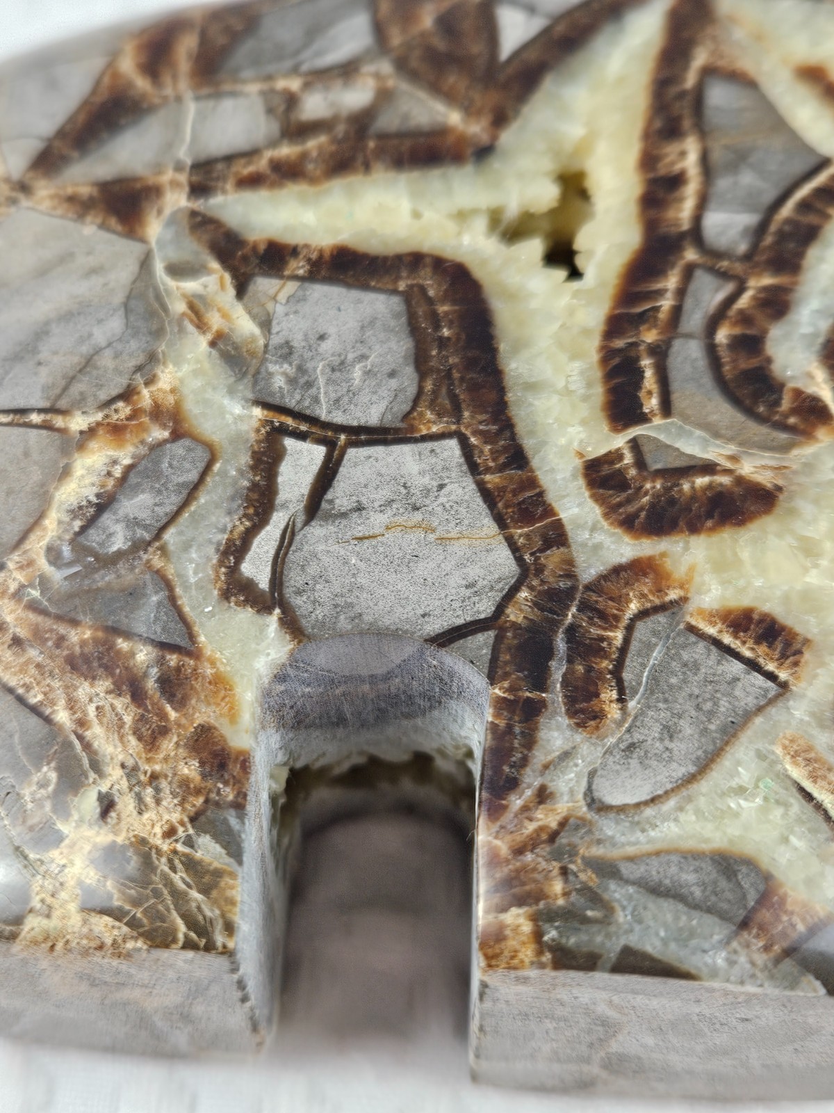 Septarian Nodule Geode Buffalo Bison Carved Natural Stone Crystal Zuni Decor 6"