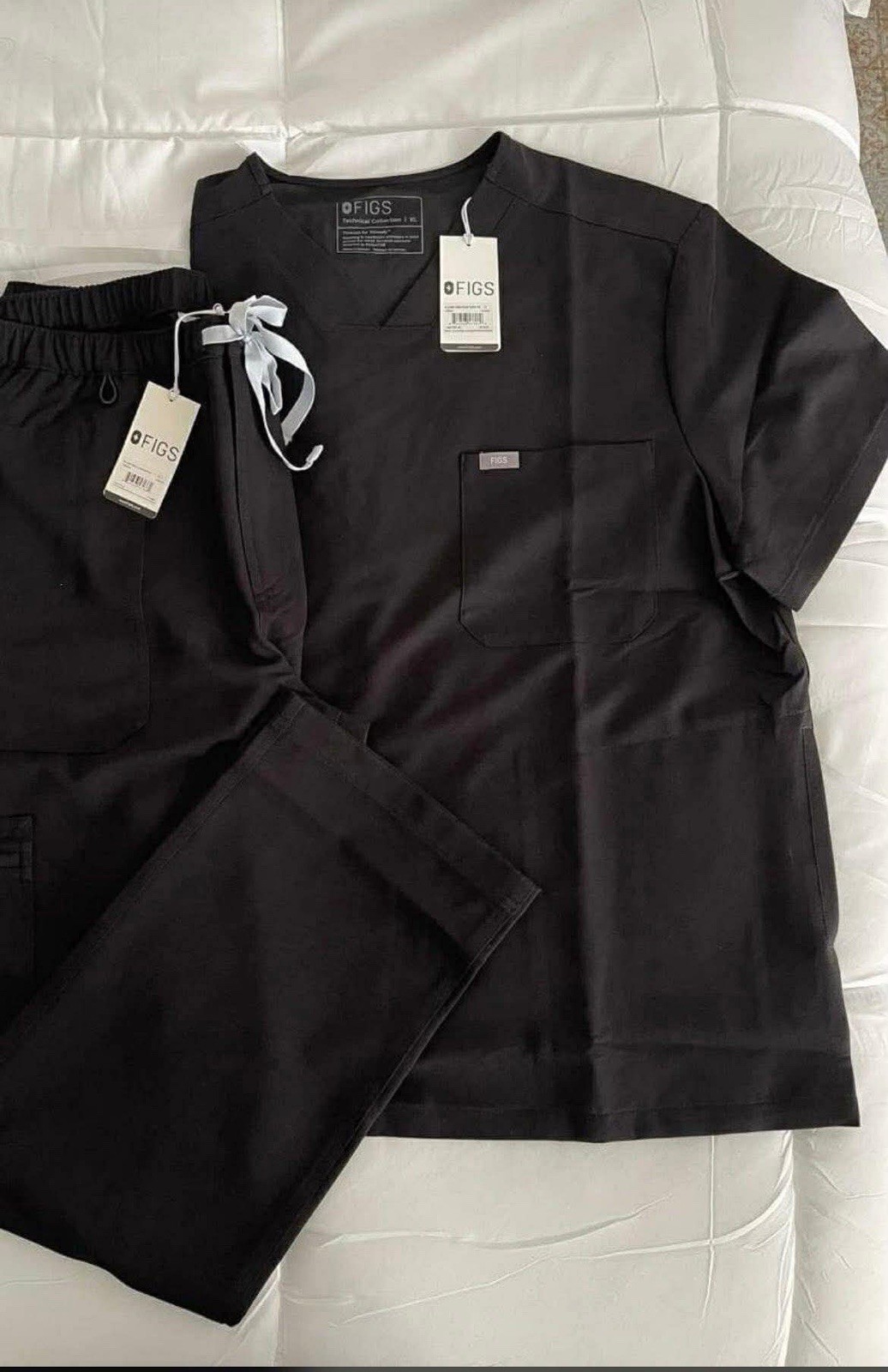 FIGS Scrubs: Technical Collection Scrub Set. Black, Size XL - TOPS & BOTTOM