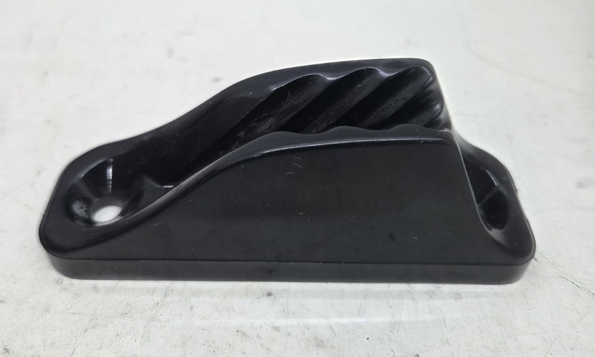 Clamcleat CL205 Major Deck Cleat 3/8" to 5/8" Rope - Black