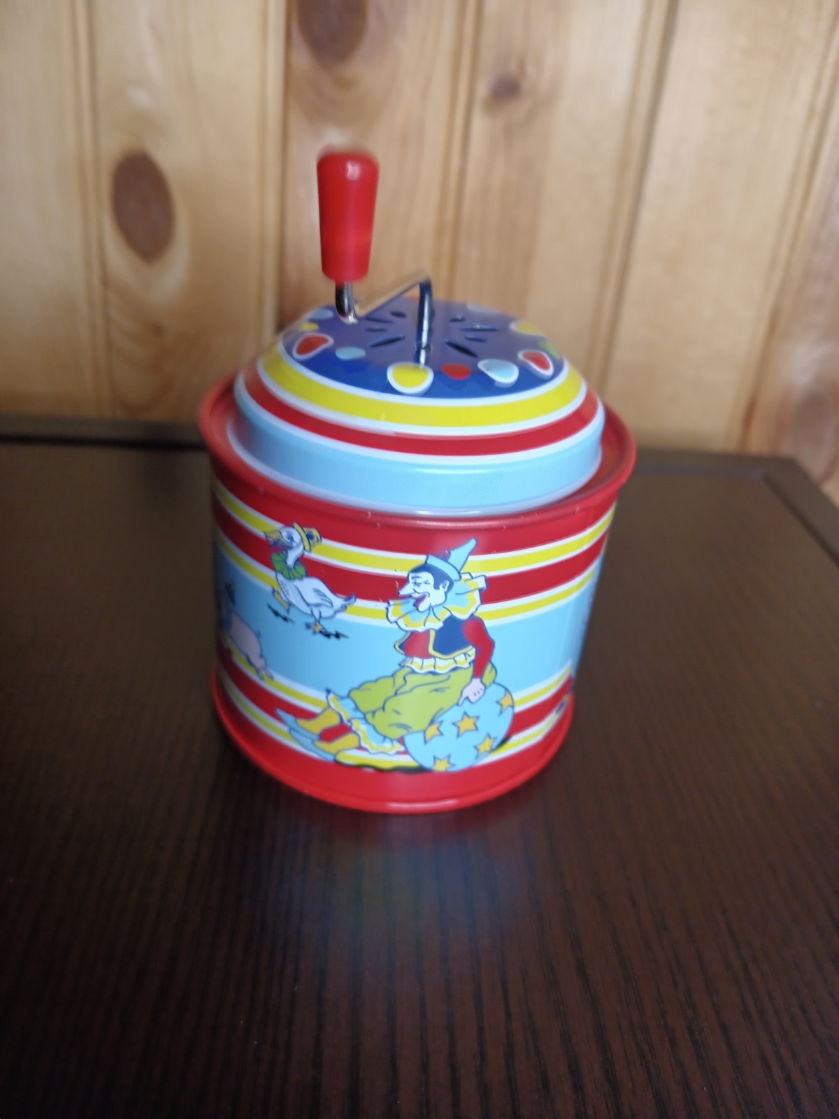 Schylling Classic Round Clown Tin Music Box Toy W/ hand crank Works! 2017
