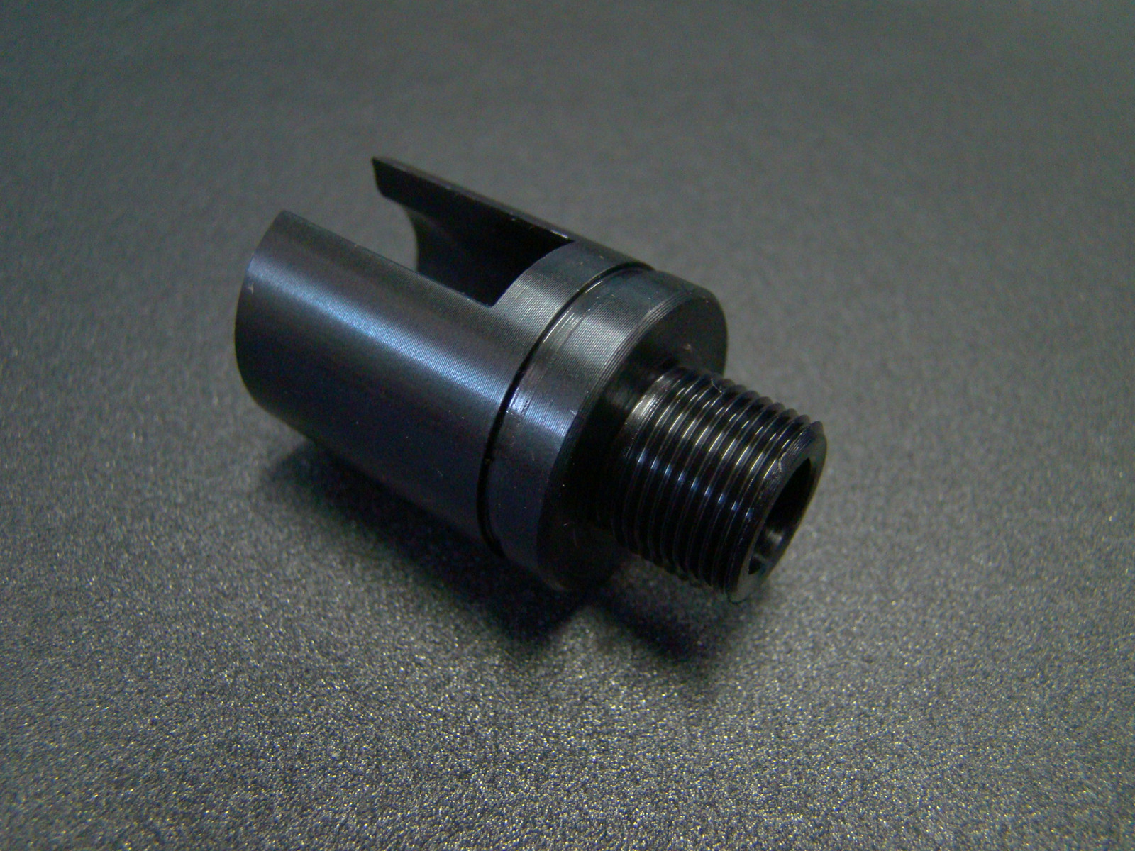 10/22 1022 10-22 Thread adapter BLACK 1/2-28 1/2x28 .5-28 MADE IN USA