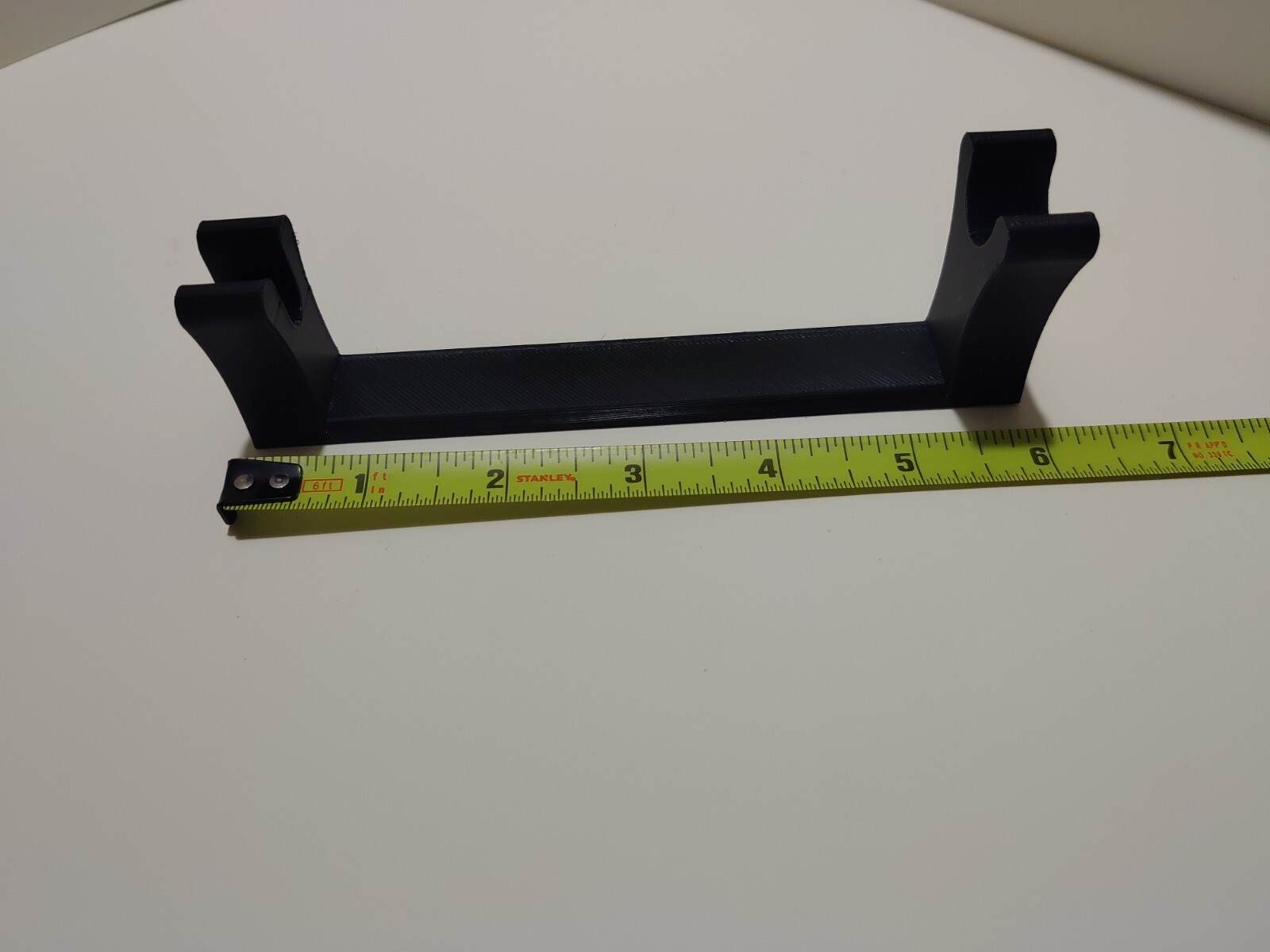 Universal knife display stand