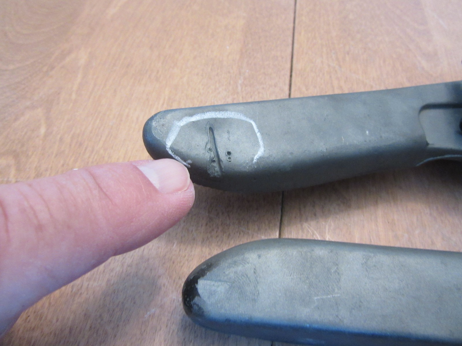 1971 -1976 GM A body convertible latches full size cars