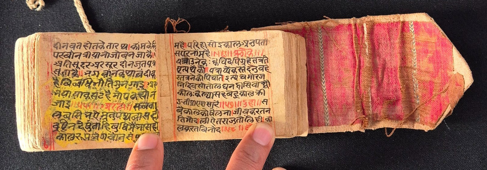 VINTAGE RARE OLD VEDIC SANSKRIT/DEVNAGARI HANDWRITTEN MANUSCRIPT. LEAVES-256