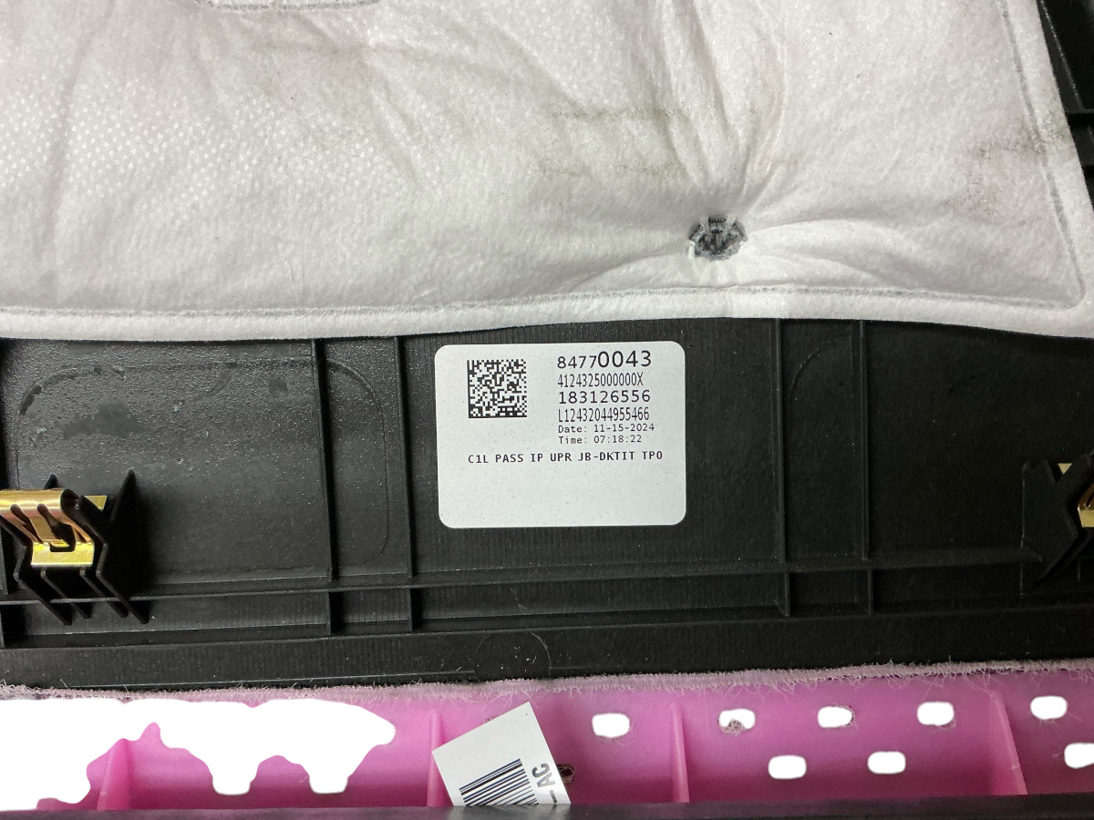 2020 21 22 23 2024 Cadillac XT5 right side dash airbag BLACK 84770043