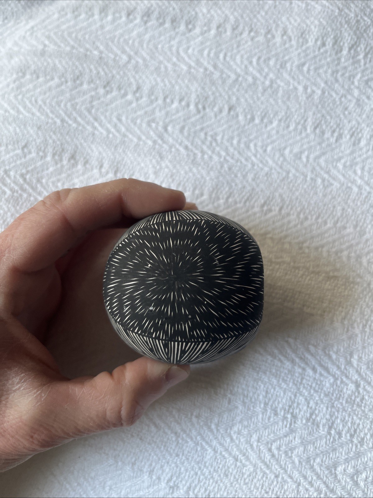 Southwest Native American Acoma Pueblo Pottery Signed Fine Line ‘Seed Pot’