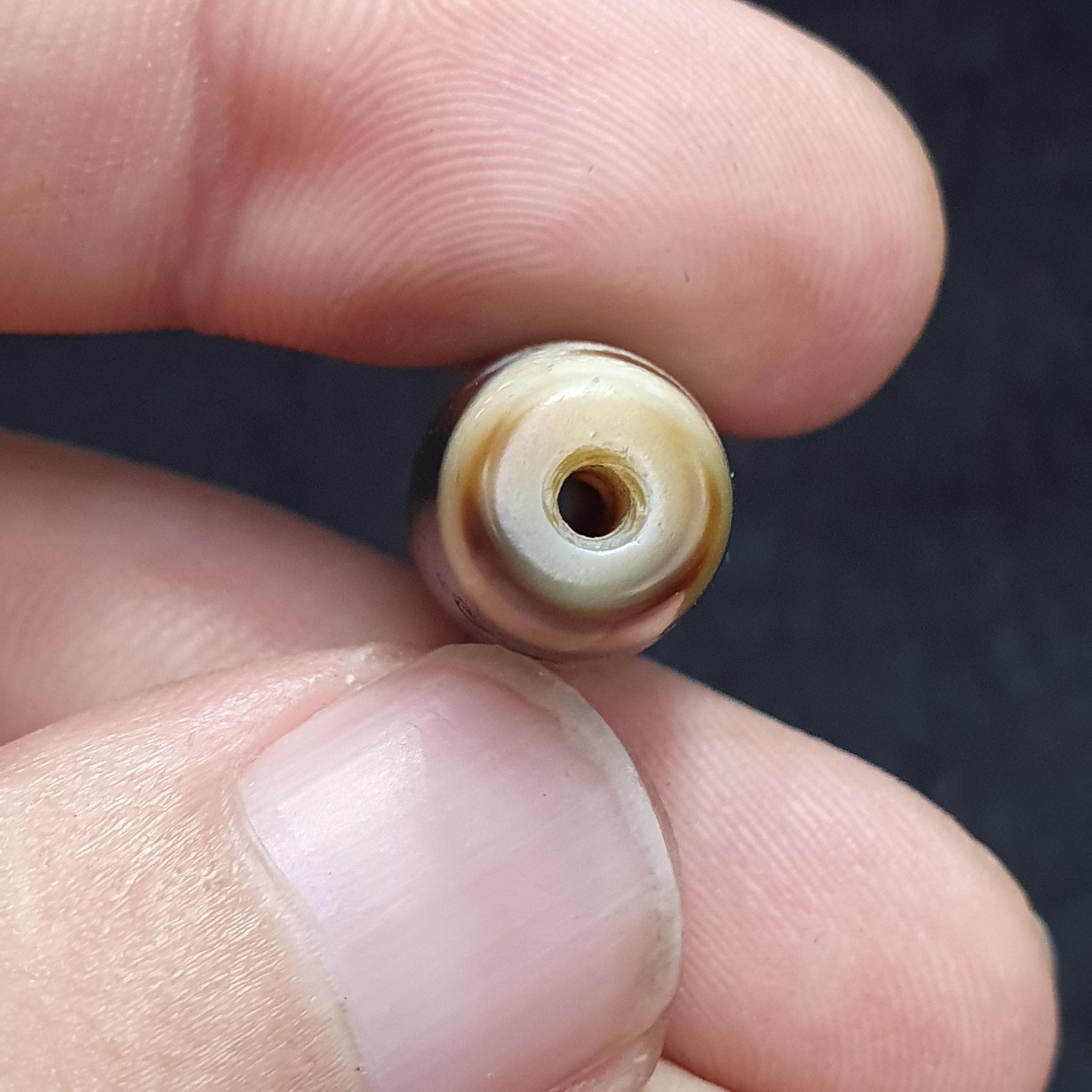 Tibetan dzi bead unique pattern symbols , rare himalayan agate bead